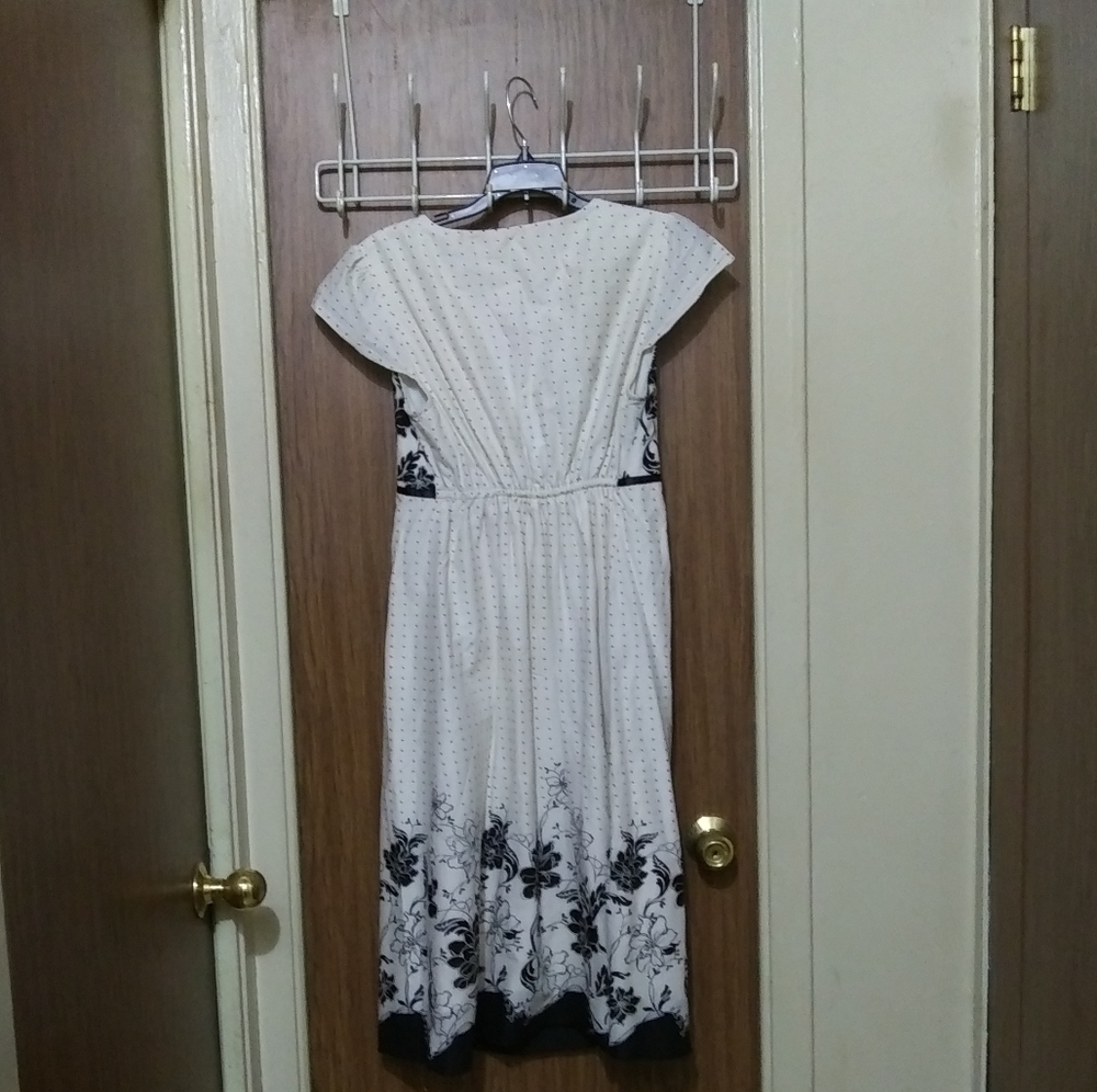 Gorgeous Flower Dress - Picture 2 of 16